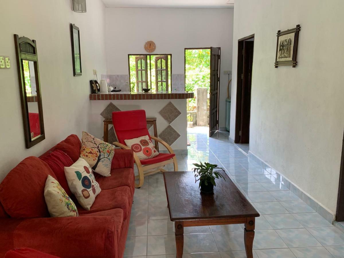 Lovely Garden Villas Pantai Cenang  Exterior photo