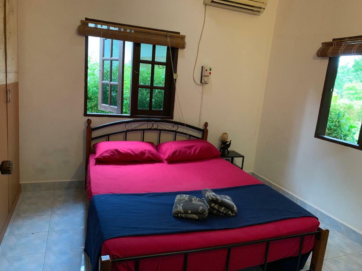 Lovely Garden Villas Pantai Cenang  Exterior photo